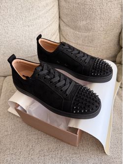 CL Red B ottom NEW SIZE 9 Men