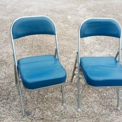 Vintage Chairs In Or Out Door Super Comfy 