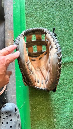 Anderson catchers Glove 33”