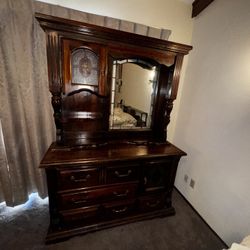 2pc solid Wood Dresser