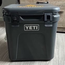 YETI Roadie 24 Cooler Box 24Qt Gray Plastic Portable Rockstar Logo (NEW)