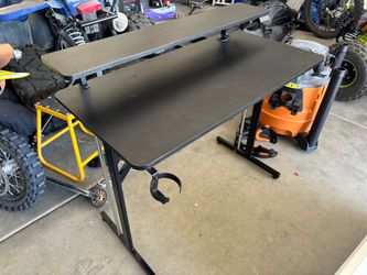 Cabin fiber designed desk, 39", 20", 30" tall
