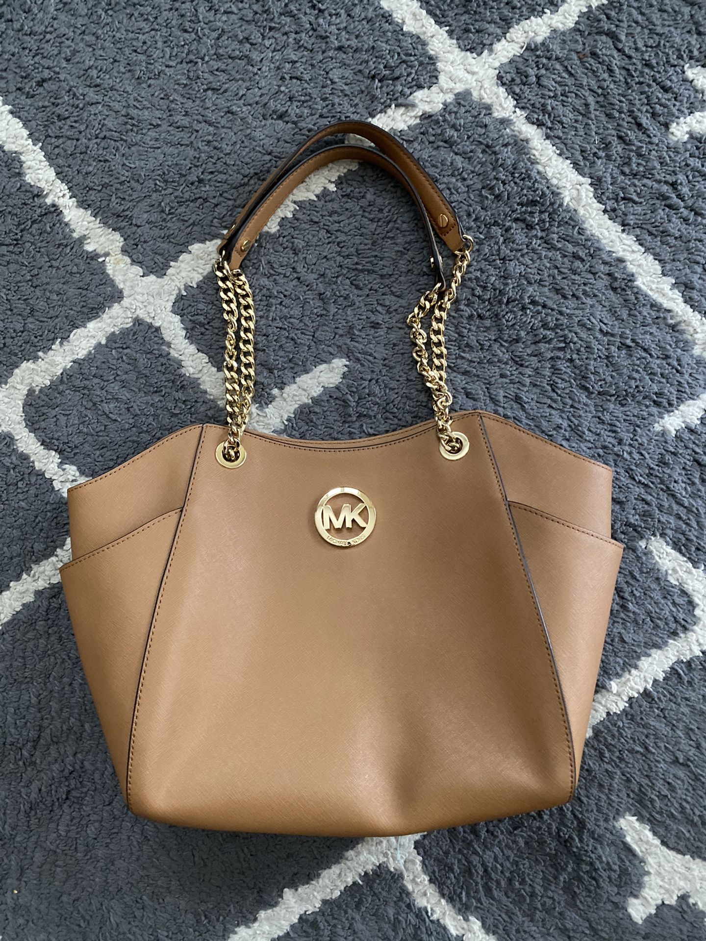 Michael Kors purse. Great condition! Barely used.