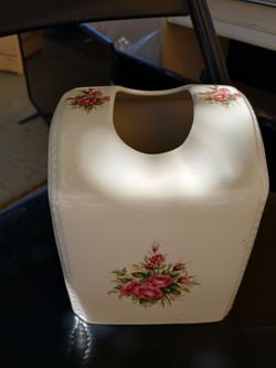 VB Athina Kleenex box