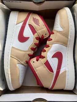 Air Jordan 1 Mid- Women’s Size 6/ Youth 4.5