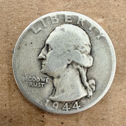 1944 No Mint Washington Quarter is a rare and valuable US coin composed of 90% silver. This 25 cent Quarter Dollar was struck in a business setting wi