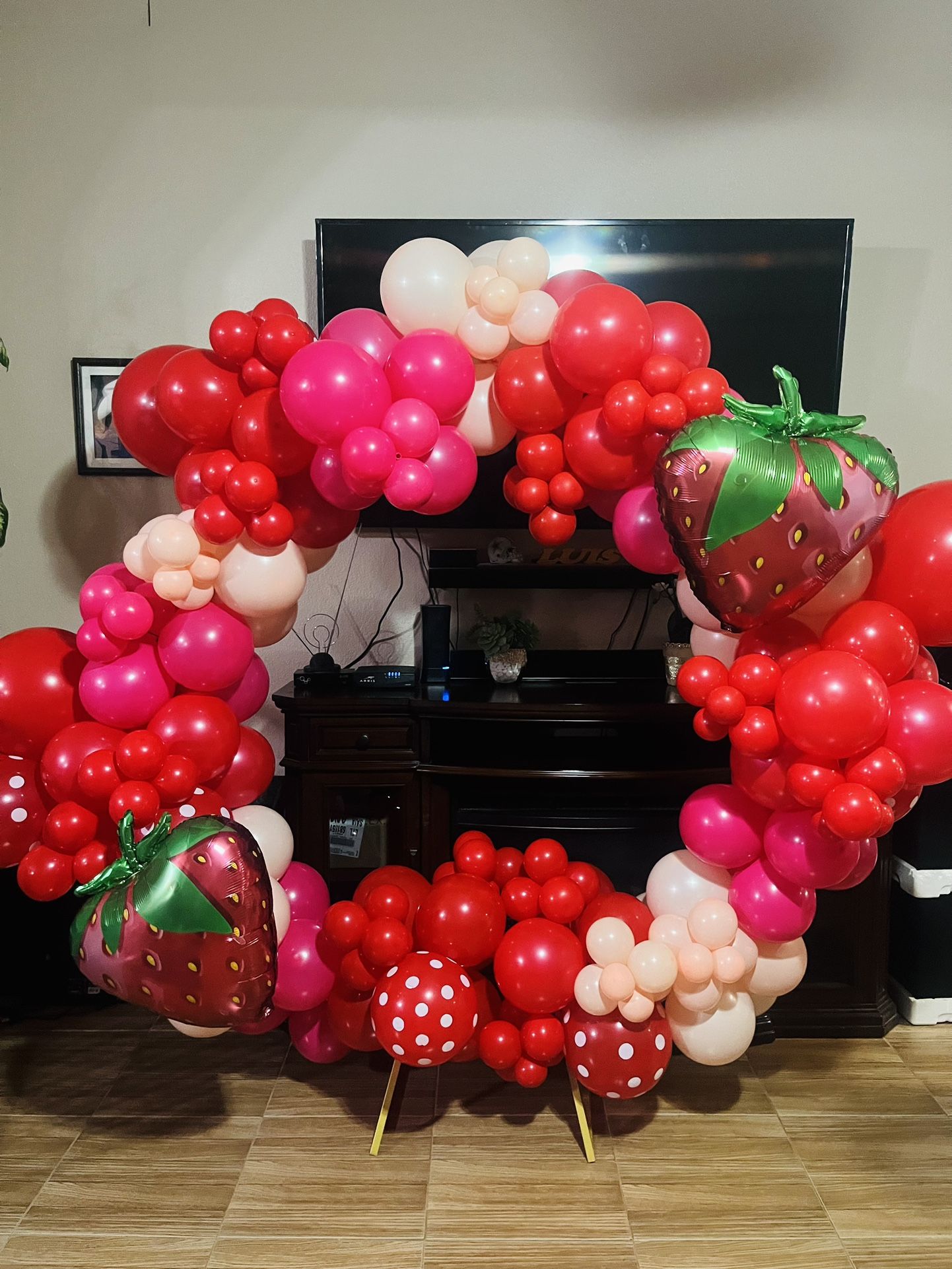 Strawberry Shortcake π° Small Balloon Garland