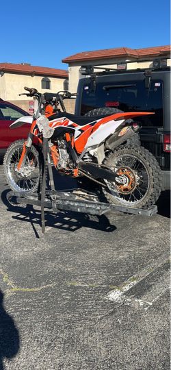 Hitch rack