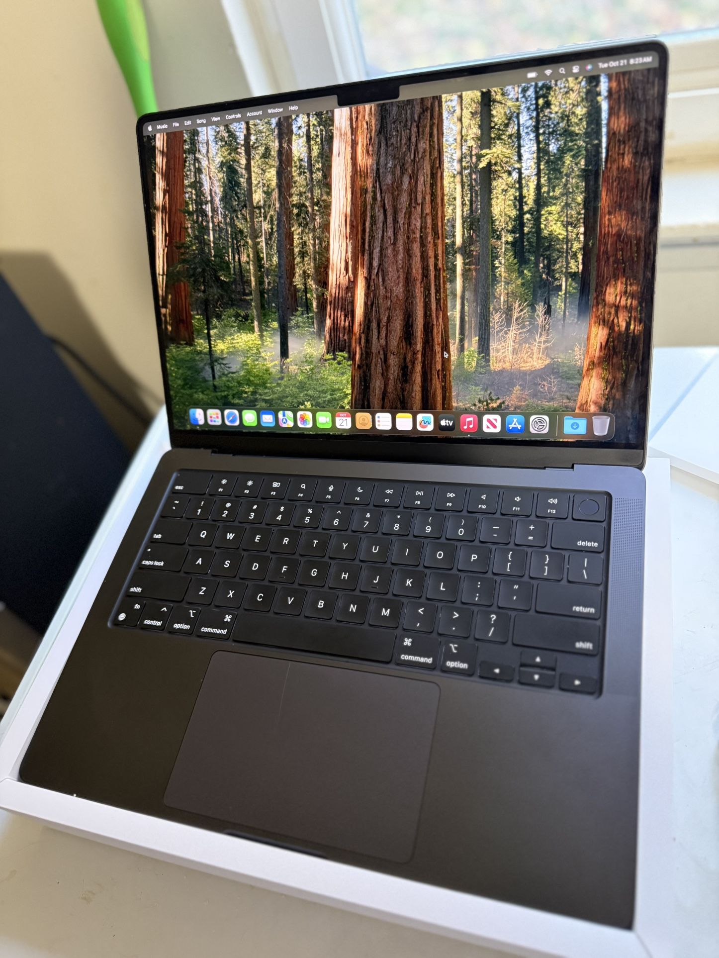 14-inch MacBook Pro M4 16GB Memory 512 GB Storage