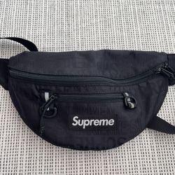 Supreme X Lacoste Green Leather Waist Bag for Sale in Clark, NJ - OfferUp