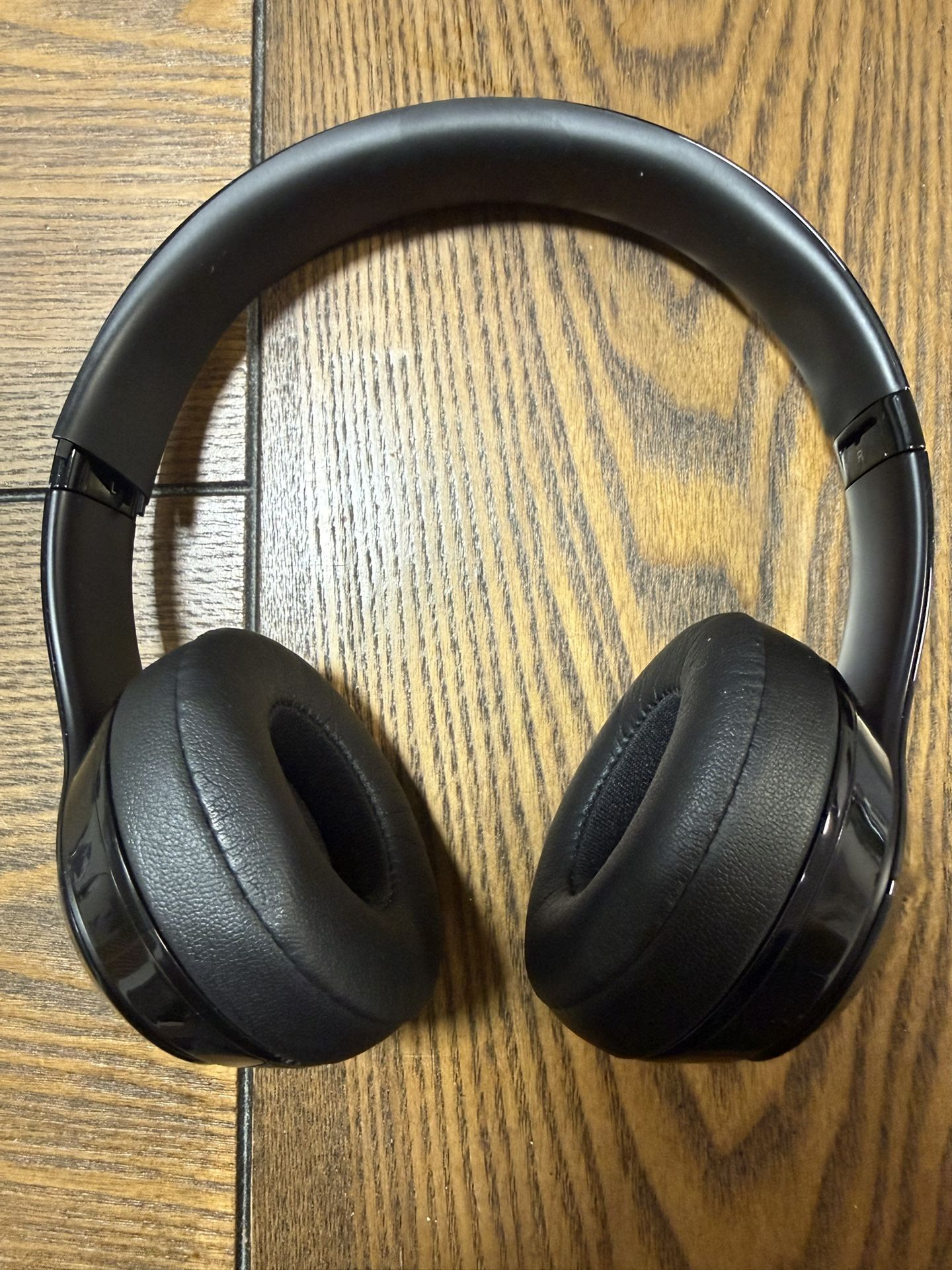 Beats Solo 3 Wireless Headphones