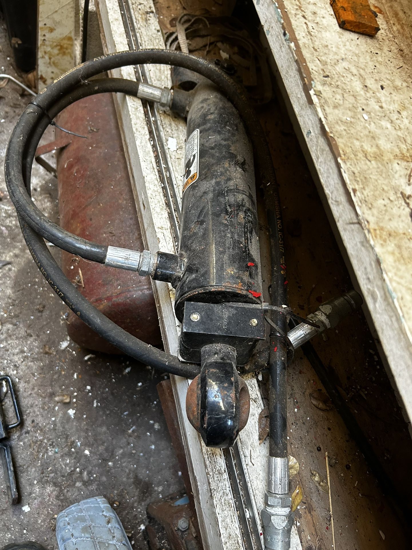 Bobcat Bucket Ram And Accessories