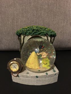 Snow White & Dopey Snow Globe