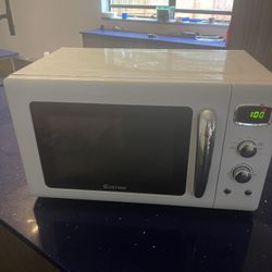 New Never Used Microwave 