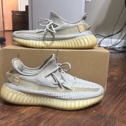 YEEZY BOOST 350  V2 (9 1/2 ) Very worn 