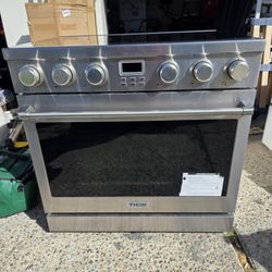 36 in. Smooth 5 Burner, Free standing Electric Range, Stainless Steel with Convection oven.