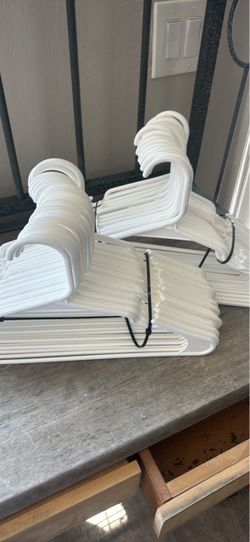 White Plastic Clothes Hangers Bulk Lot 50