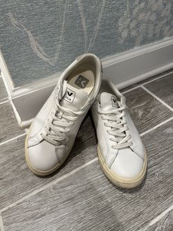 VEJA Shoes White Leather Sneakers size 9  EU 40
