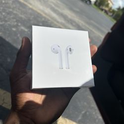 New White AirPod 2nd Generation Bluetooth Earbuds 