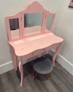 Kids vanity