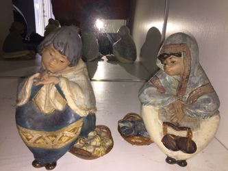 Lladro Gres Eskimo figurines