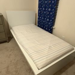 Twin Bed With Mattress Included Never Slept In 