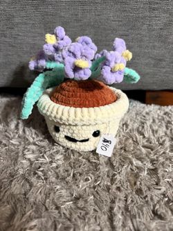 Crochet desk plant