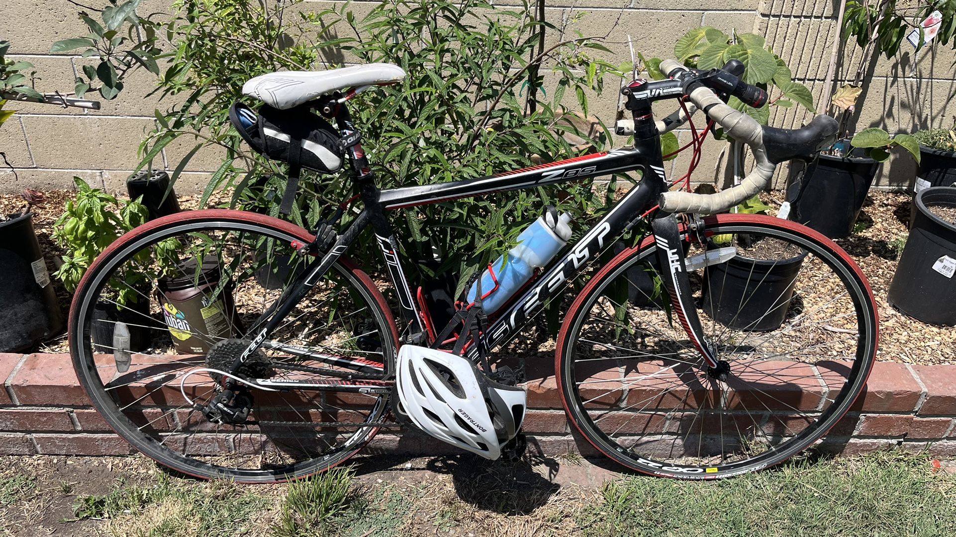 Felt Road Bike 105 Component Leve