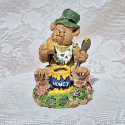 Irish bear figurine, St. Patrick's Day, w/honey pot, made of resin, textured fur