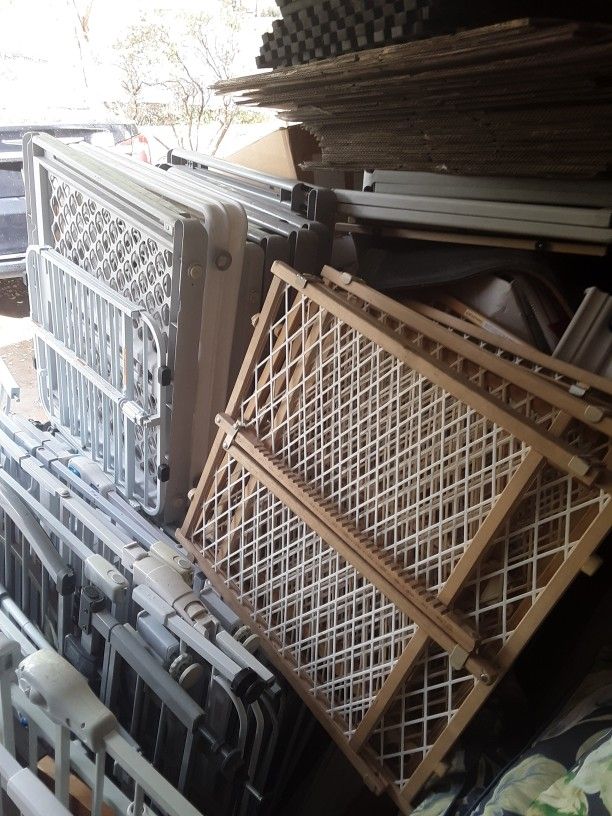 Wood Plastic Or Metal Security Fences Child Pet Dog Baby $10-$17 Each See All Photos Many Available