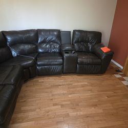 FREE COUCH MUST GO TODAY 