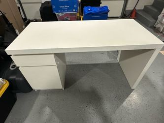 Desk (white) - FREE