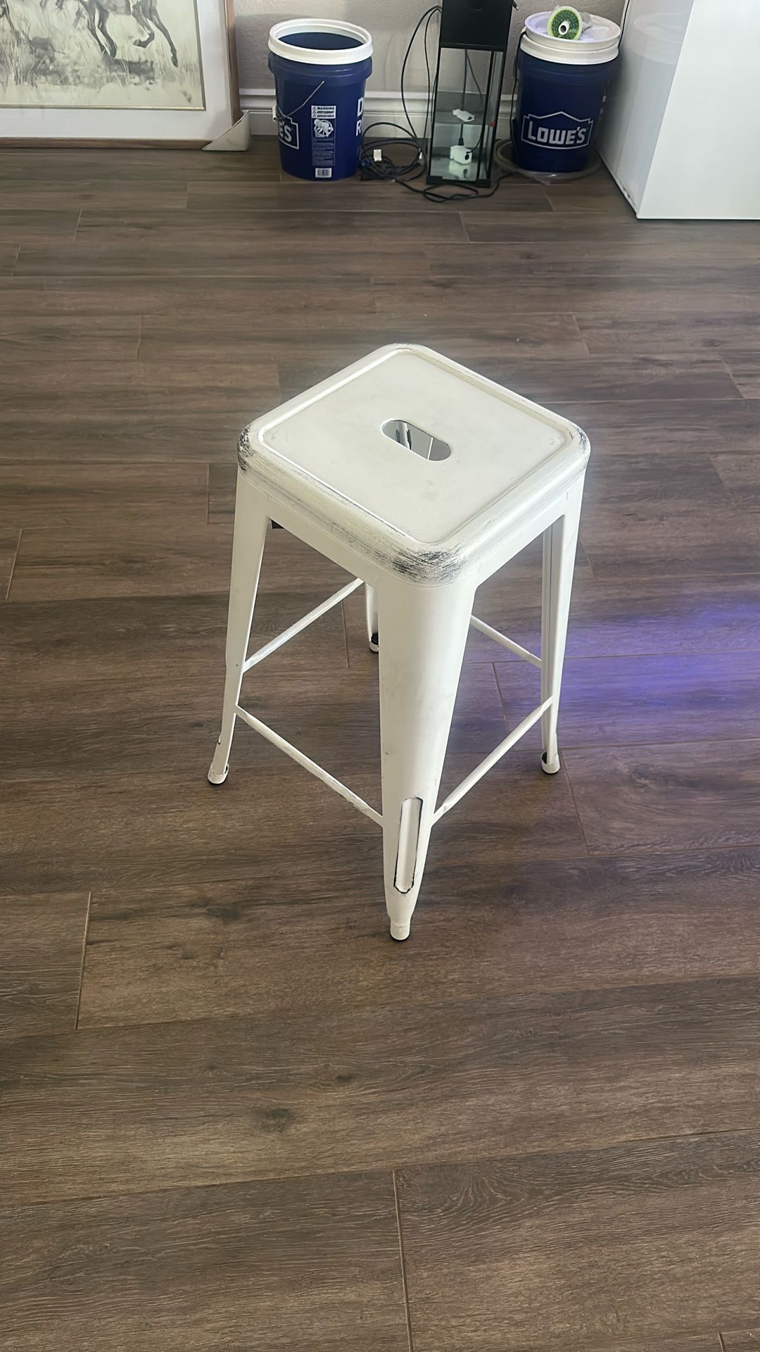 Set of 4 white, Metal Distressed Bar Stools