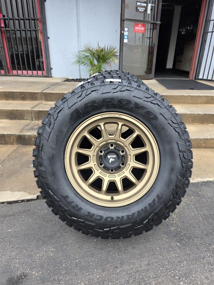 17" Fittipaldi FT02 rims w- 33" Arroyo R/T tires