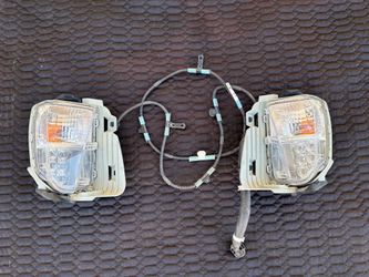 Toyota Prius Fog Light 2012-2015, Toyota Prius front bumper fog light, LED light, OEM ORIGINAL TOOTA, driver and passenger side with harness, complete