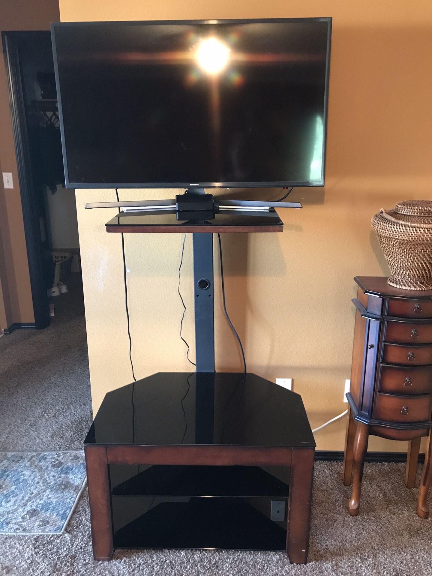 TV SHELF FOR FREE, not TV