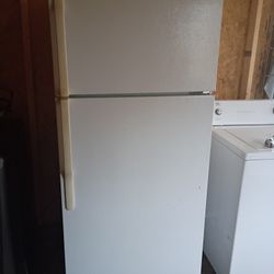 General Electric Fridge Guaranteed To Work! ⭐⭐⭐⭐🌟