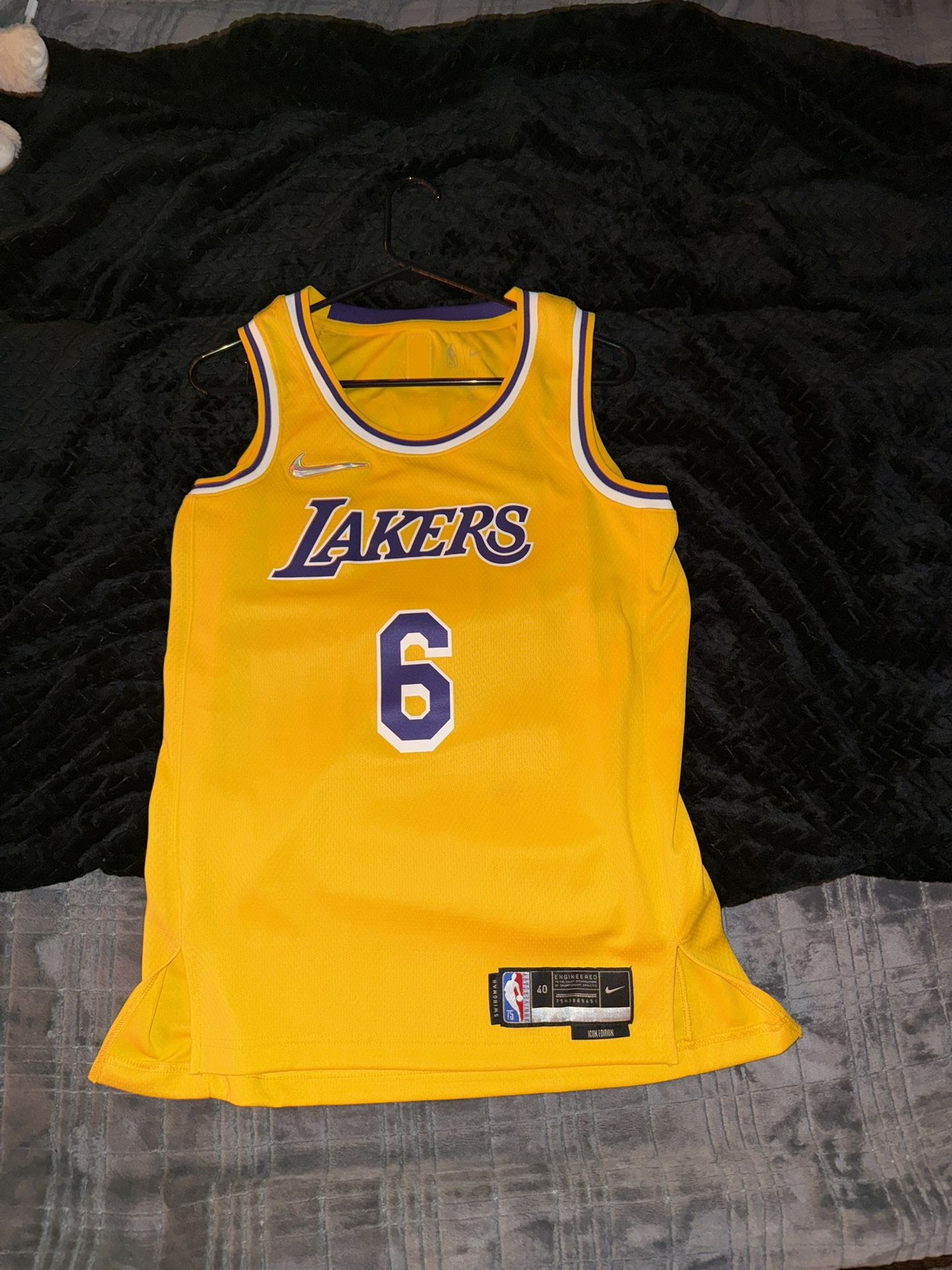 Los Angeles Lakers LeBron James Jersey