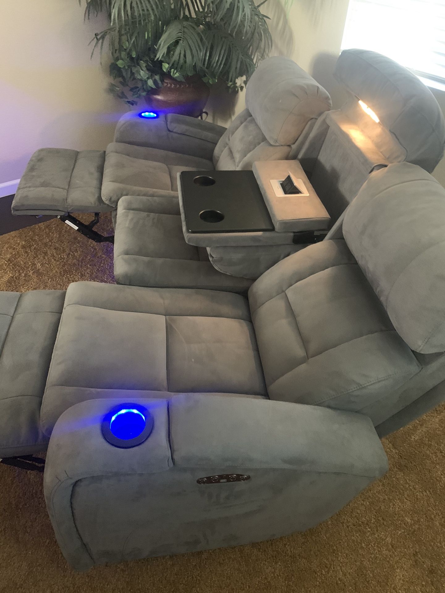 Theatre recliner sofa