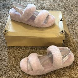 Women’s UGG “Oh Yeah”  Fur Sandals Soft Pink- (Size 10)