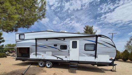 2017 Forest River Travel Tráiler in Phelan  Ca