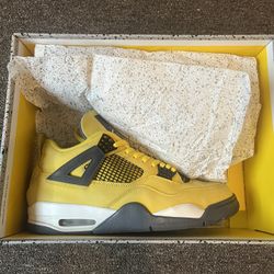Jordan 4 Lightning 2021