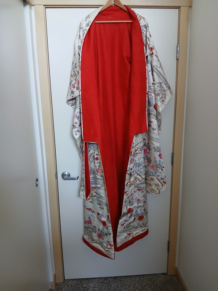 Vintage Silk Embroidered Wedding Kimono