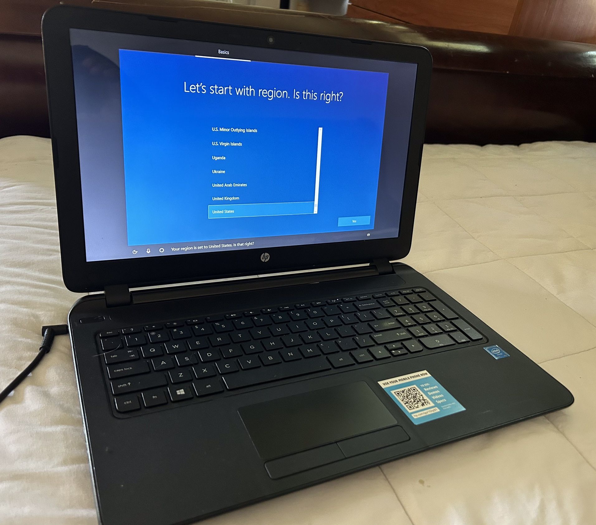 HP 15-f222wm / 15.6" Touchscreen Laptop- Black / Intel Pentium N3540 / 4 GB DDR3L SDRAM / 500 GB