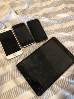 iPhone 7 no plug with box no problems everything works . No trades cash only iPad mini regular size iPad all work cash only no trades cash only
