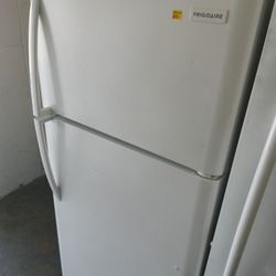 Frigidaire Refrigerator 