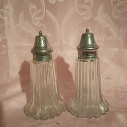 Vintage Salt And Pepper Shakers 