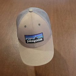 Patagonia Snapback Trucker's Hat Cap mesh back one size fits all Khaki Purple Logo. Pre-owned, perfect  shape, please see photos for details.  