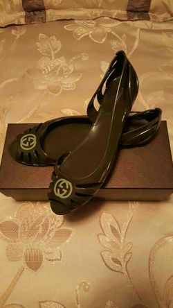 GUCCI brand new rubber sandals
