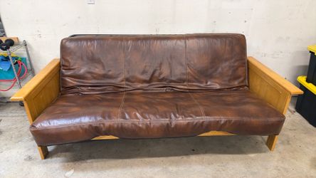 Futon couch/bed